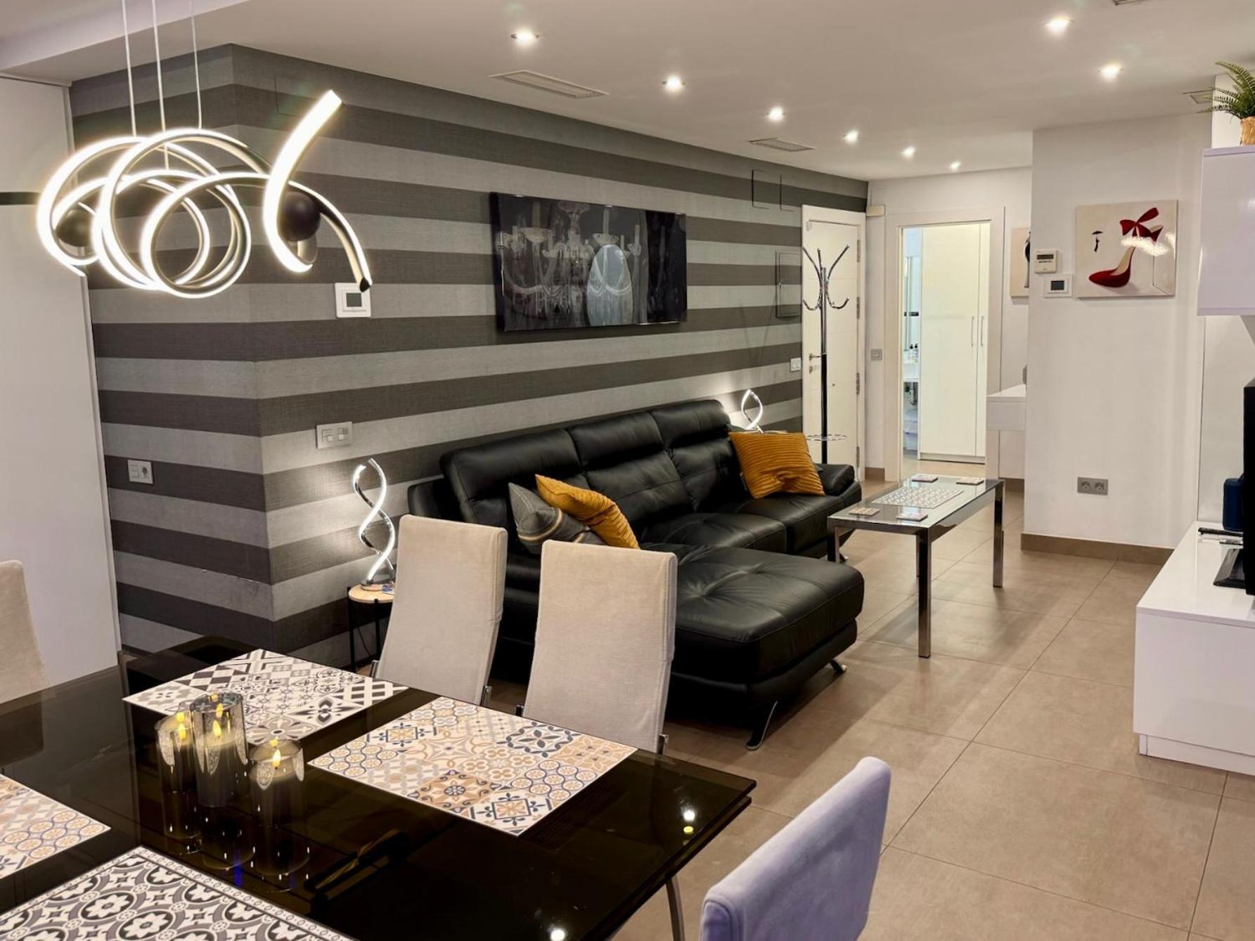 Modern Apartment In La Nogalera Torremolinos Bagian luar foto